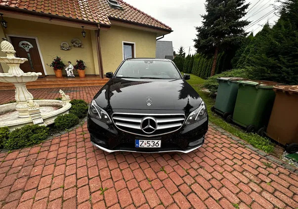 samochody osobowe Mercedes-Benz Klasa E cena 99937 przebieg: 162000, rok produkcji 2014 z Szczecin